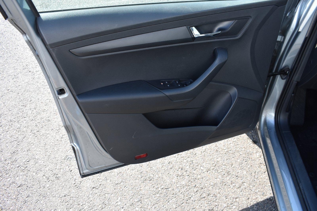 Skoda Karoq 2021 фото 9