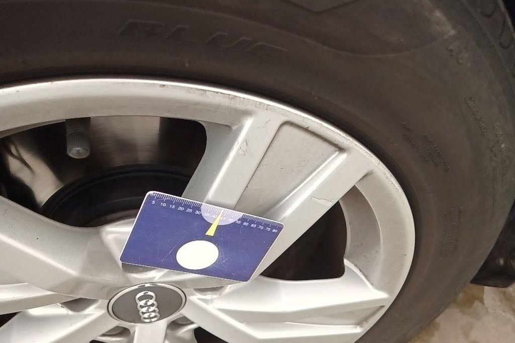 Audi A4 Avant 2017 фото 12