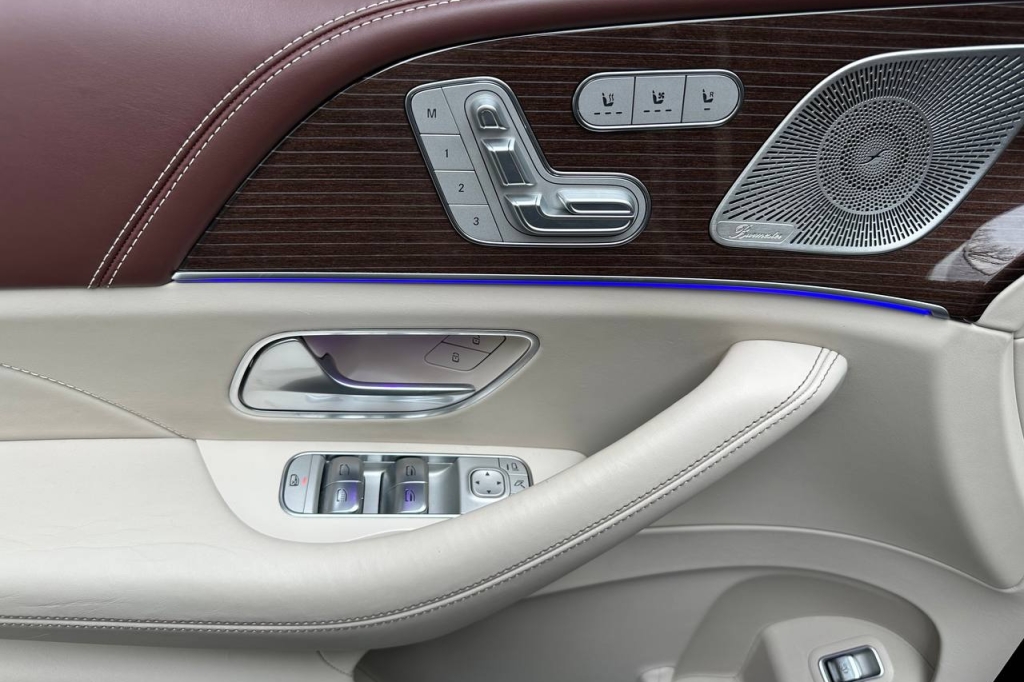 Mercedes-Benz Maybach 2021 фото Mercedes-Benz Maybach 2021 фото 12