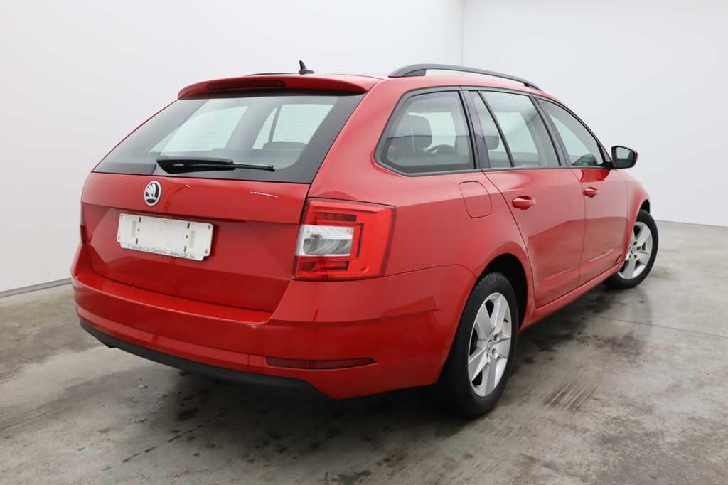 Skoda Octavia Combi 2018 photo 3