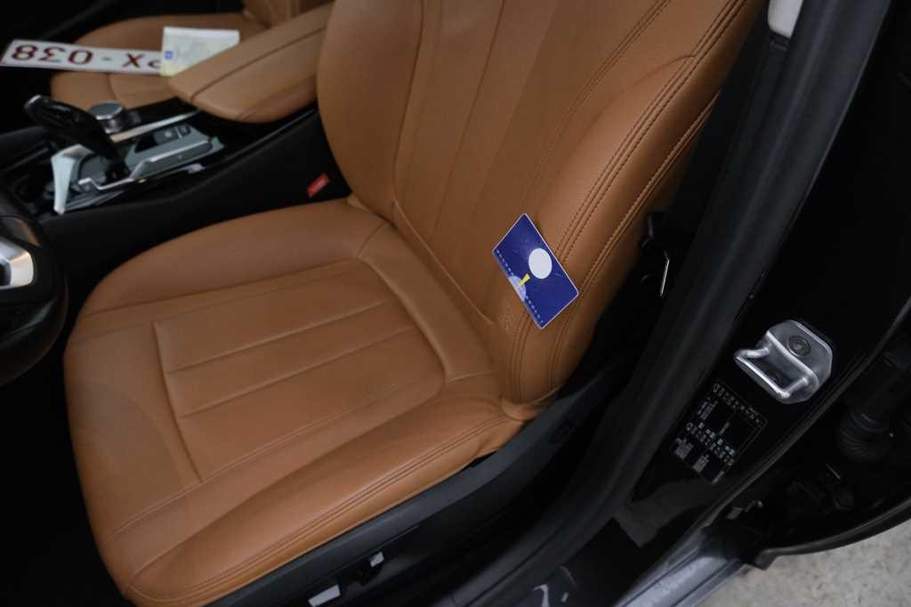 BMW 5 Series 2017 фото 15