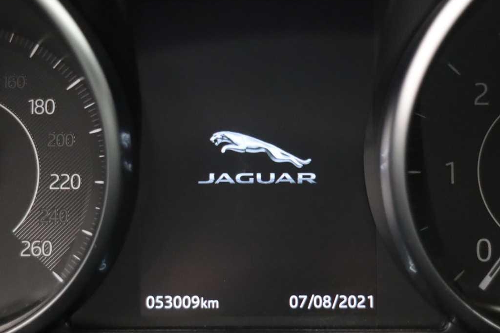 Jaguar E-Pace 2018 photo 2