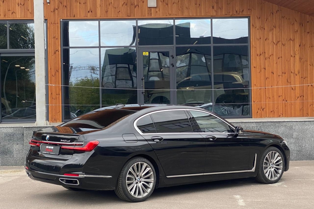 BMW 740 xDrive 2019 фото 5
