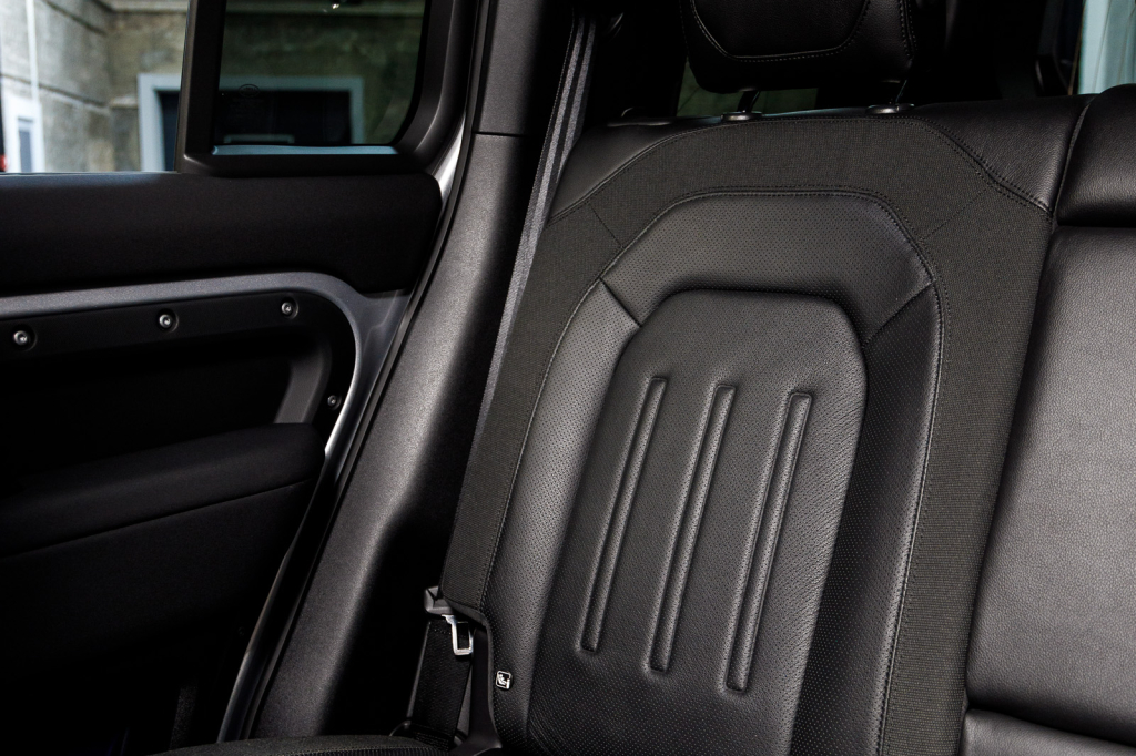 Land Rover Defender First Edition D240 2020 photo 29