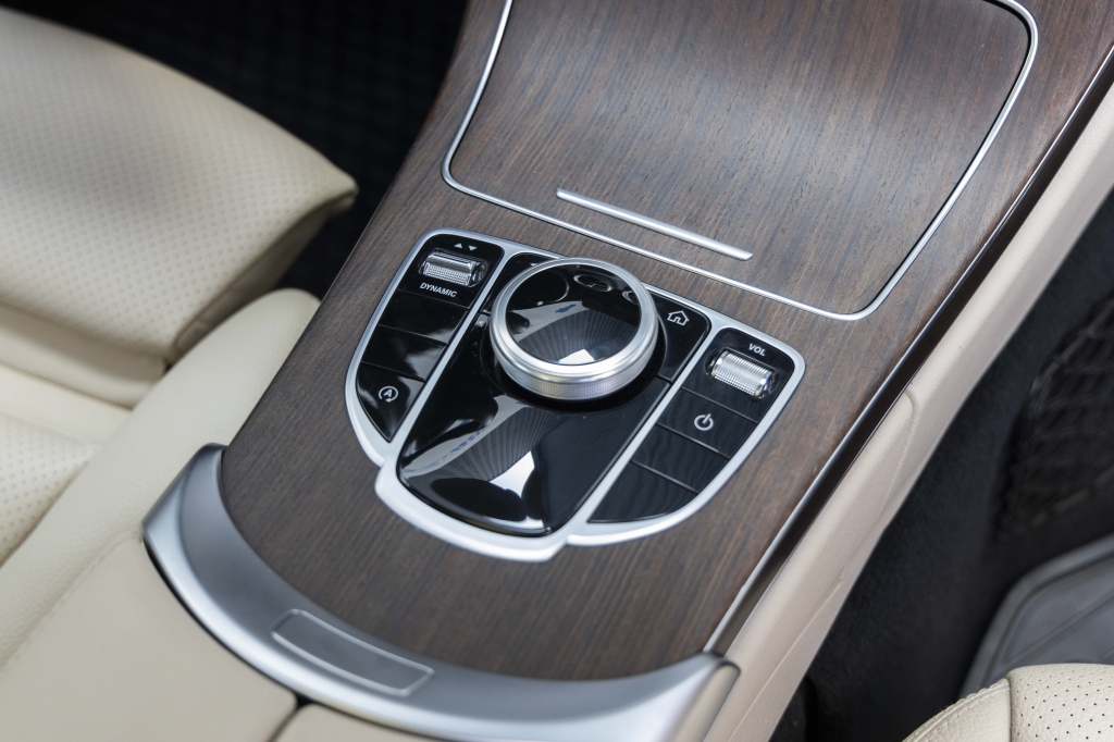 Mercedes-Benz C-Class C300 4Matic 2019 photo 24