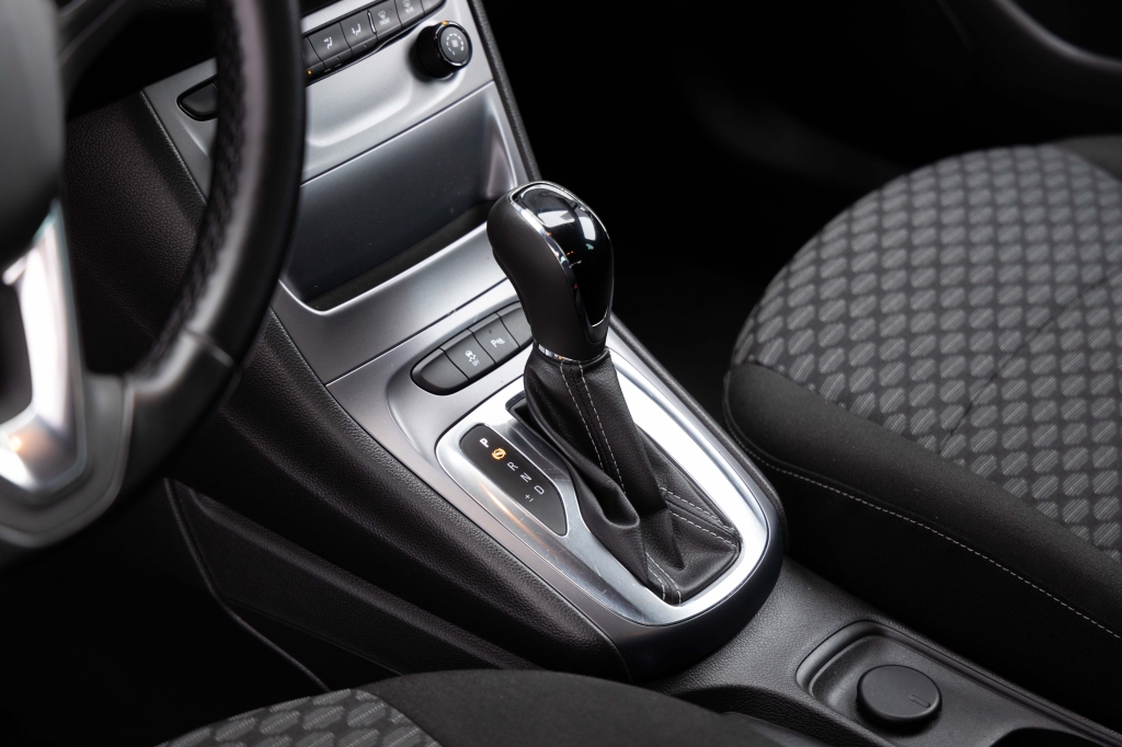 Opel Astra 2017 фото 19