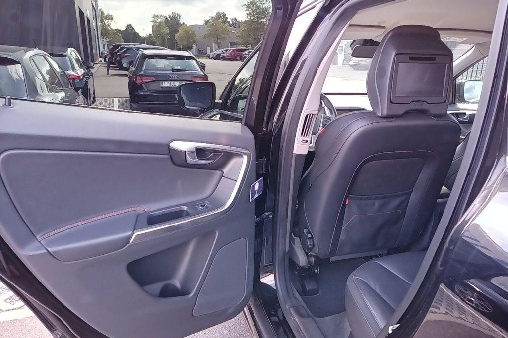 Volvo XC60 2016 фото 13