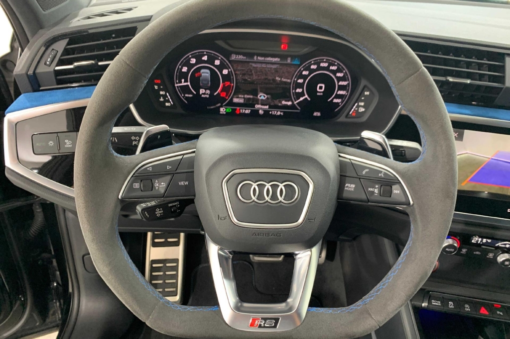Audi RS Q3 2019 photo 10