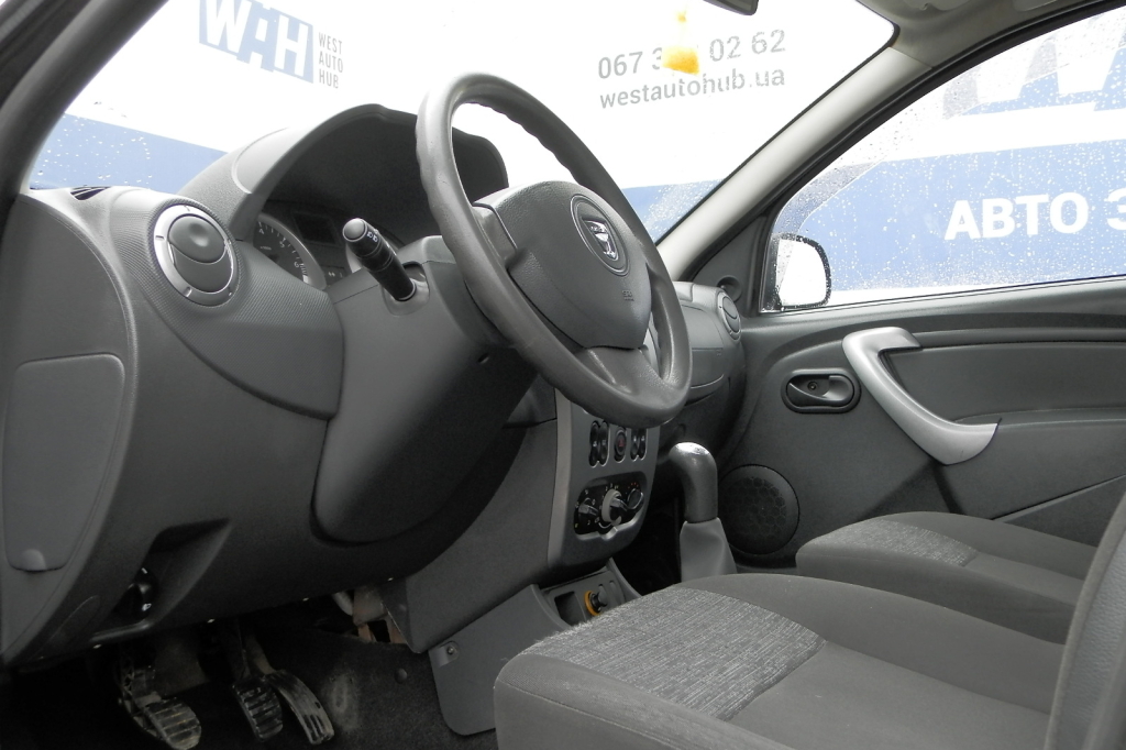 Dacia Duster 2011 photo 10