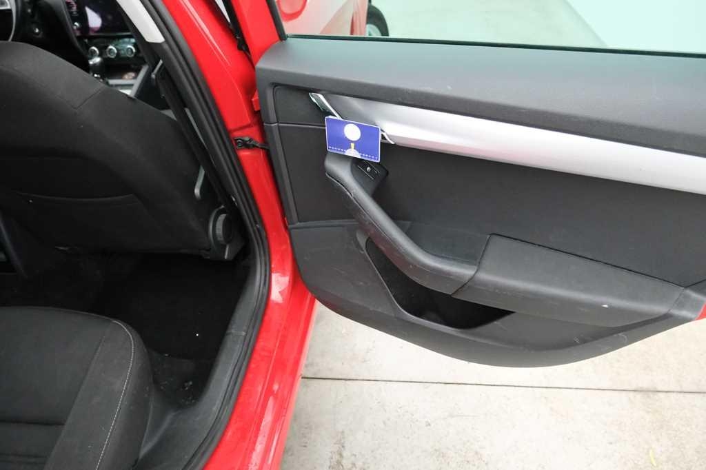 Skoda Octavia Combi 2017 фото 10