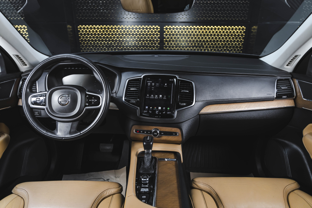 Volvo XC90 2015 фото 30