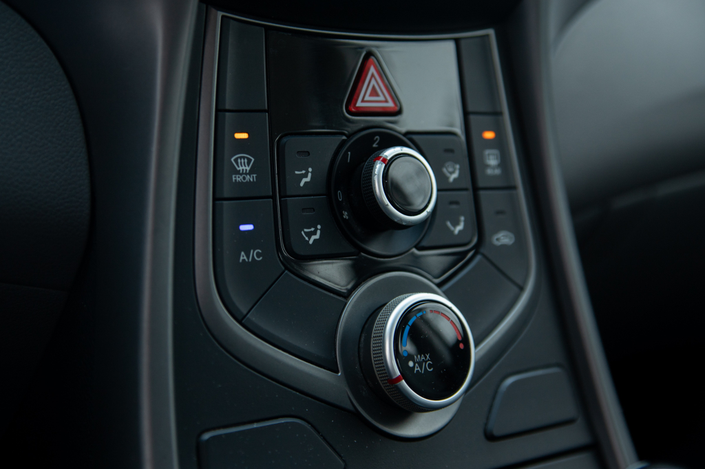 Hyundai Elantra SE 2015 фото 32