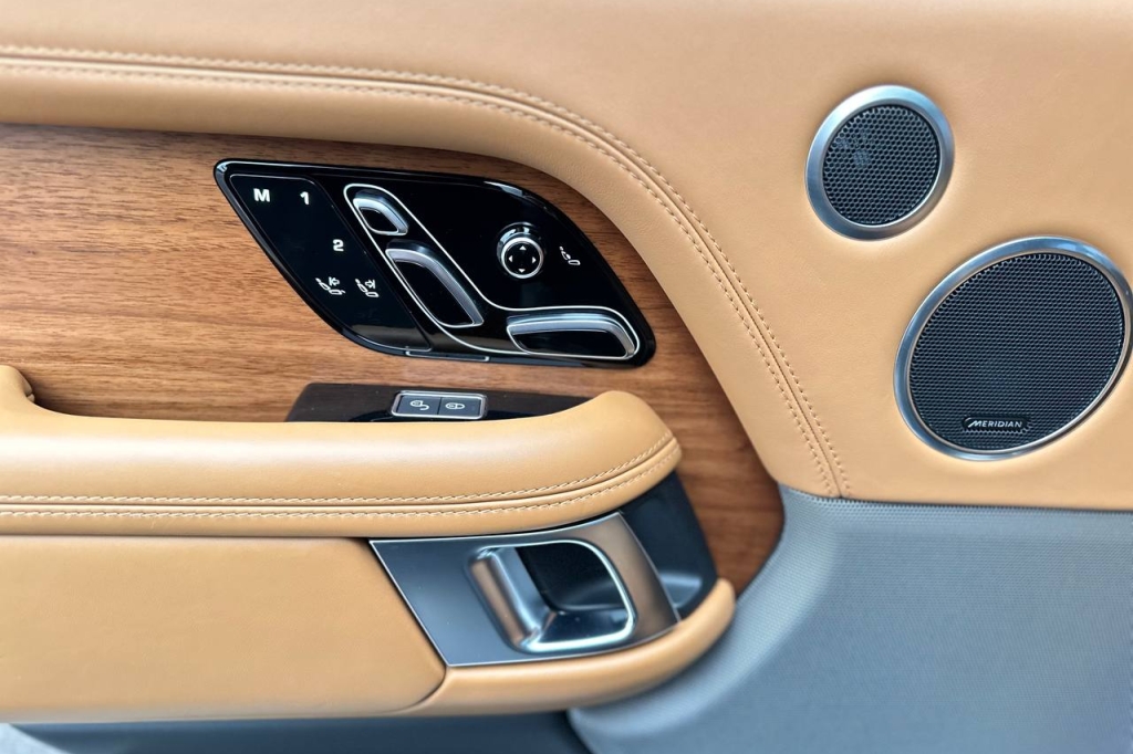 Land Rover Range Rover Autobiography 2018 фото Land Rover Range Rover Autobiography 2018 фото 17