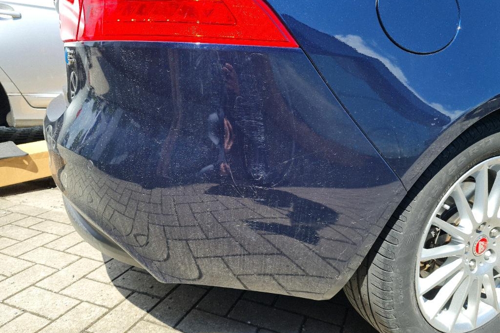 Jaguar XE 2017 фото 15