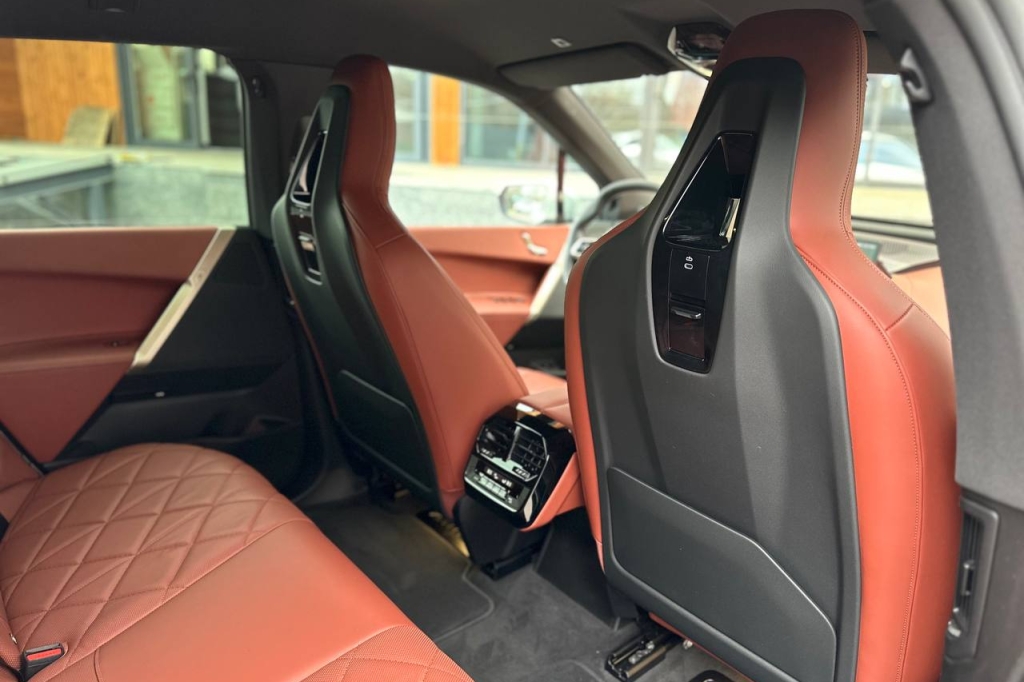 BMW iX xDrive40 2023 photo 18