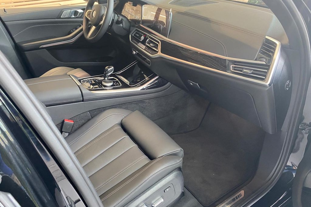 BMW X7 M  2021 photo 4