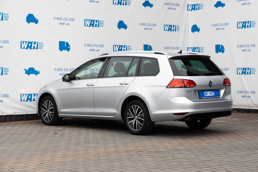 Volkswagen Golf Allstar 2016 фото Volkswagen Golf Allstar 2016 фото 11
