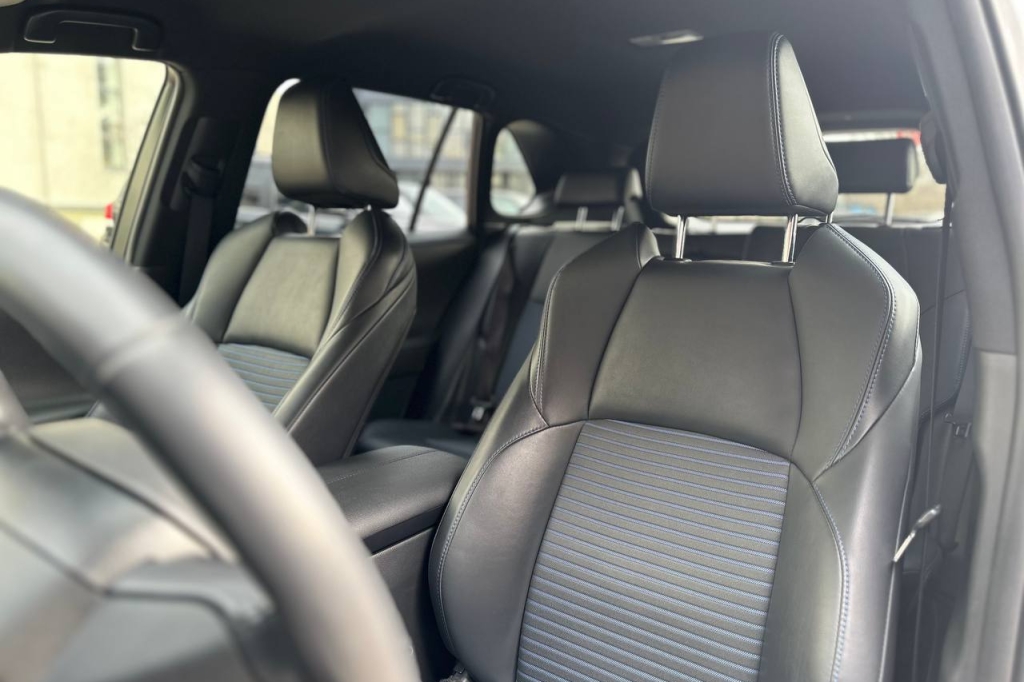 Toyota RAV4 EV Hybrid 2020 фото 11