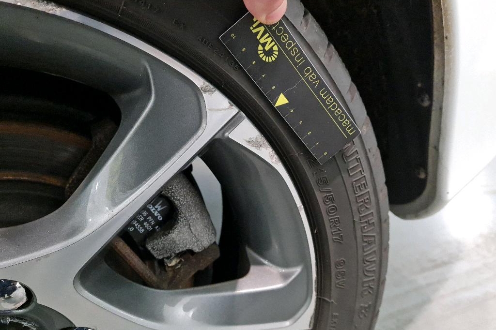 Volvo V60 2016 фото 23