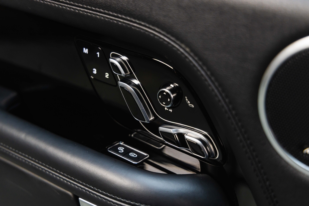 Land Rover Range Rover 2018 фото Land Rover Range Rover 2018 фото 18