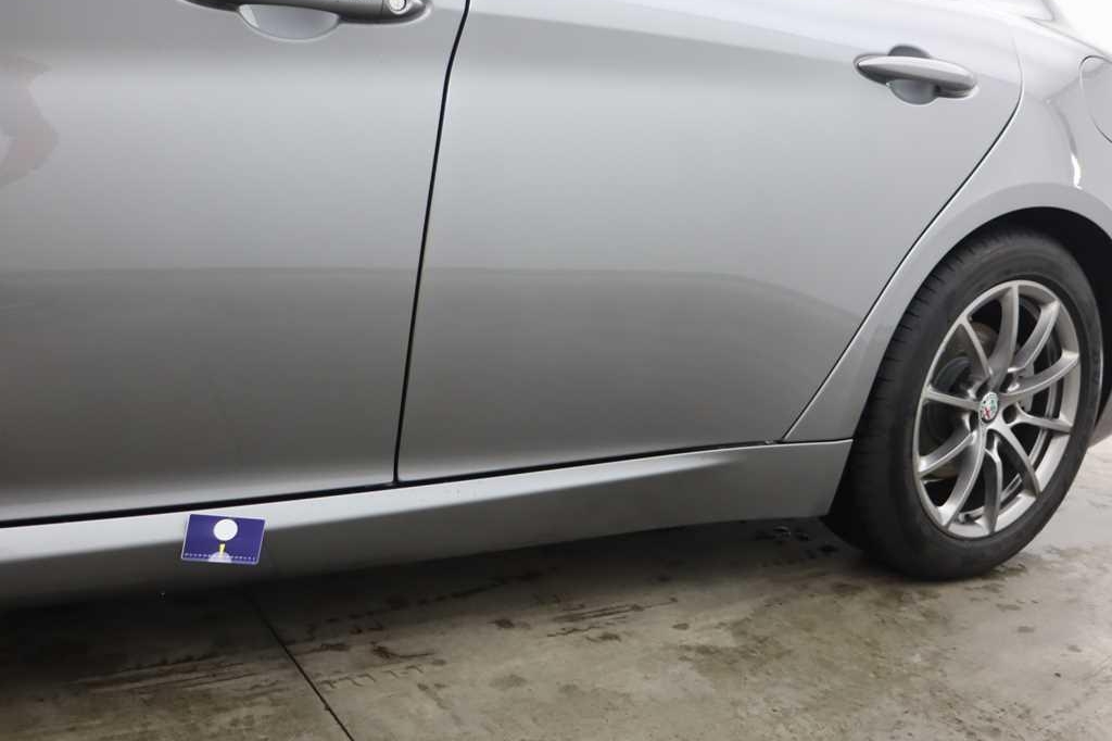 Alfa Romeo Giulia 2017 фото 14