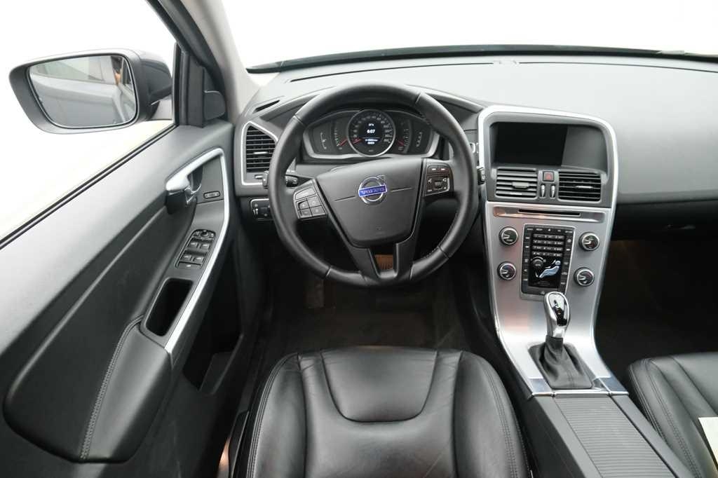 Volvo XC60 2018 фото 6