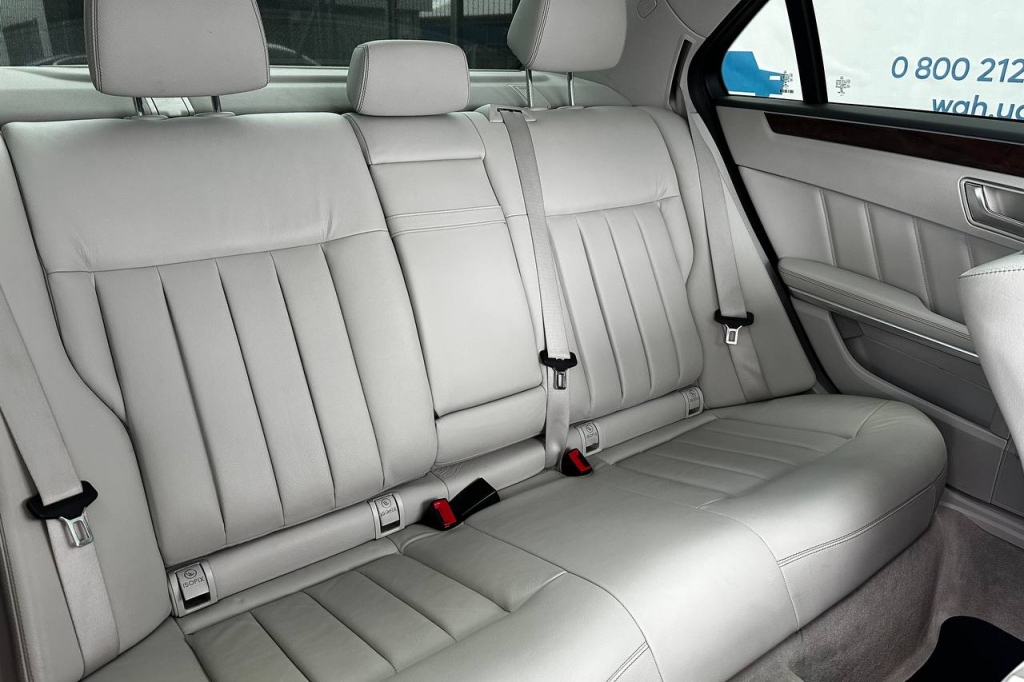 Mercedes-Benz E-Class 2015 4Matic фото Mercedes-Benz E-Class 2015 4Matic фото 25