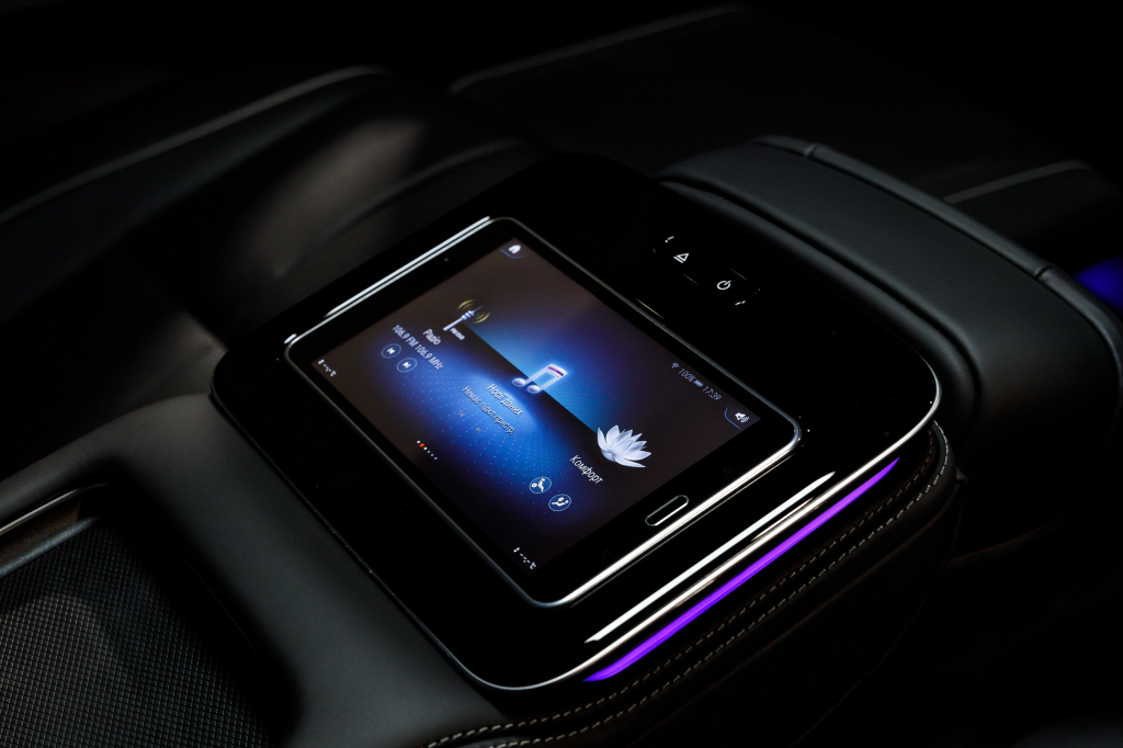 Mercedes-Benz Maybach GLS 600 2022 photo 32