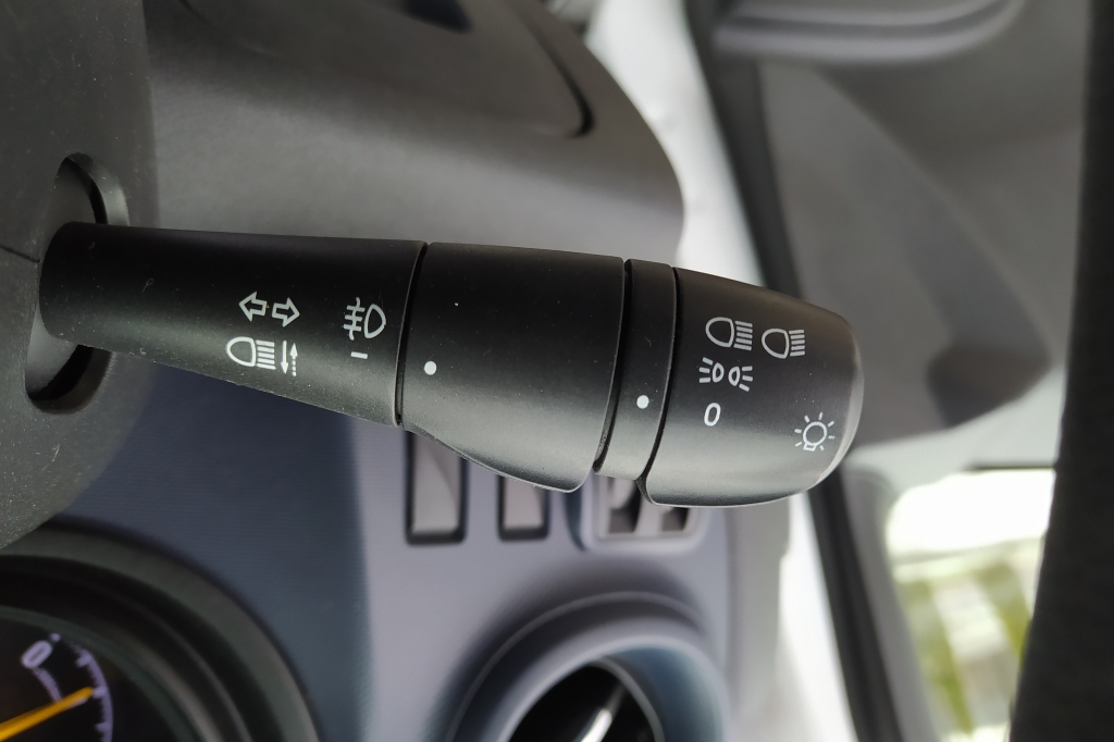 Opel Vivaro фото 12