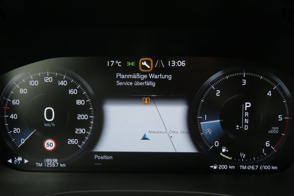 Volvo XC60 2020 фото 10