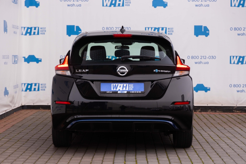 Nissan Leaf 2021 фото Nissan Leaf 2021 фото 9