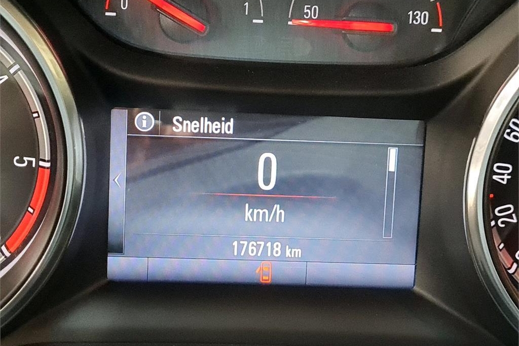 Opel Astra Sports Tourer 2016 photo 2