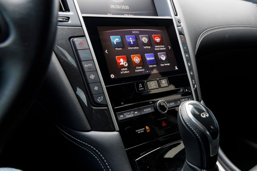 Infiniti Q50 фото 18