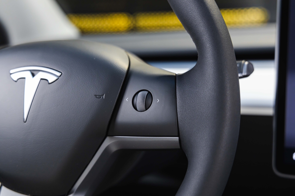 Tesla Model Y Long Range 2024 фото Tesla Model Y Long Range 2024 фото 22