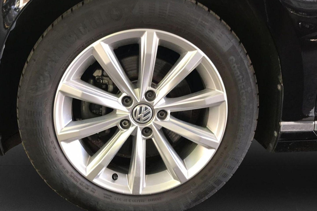 Volkswagen Passat Variant 2018 photo 2