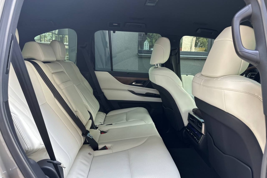 Lexus LX 500d 2022 фото 16