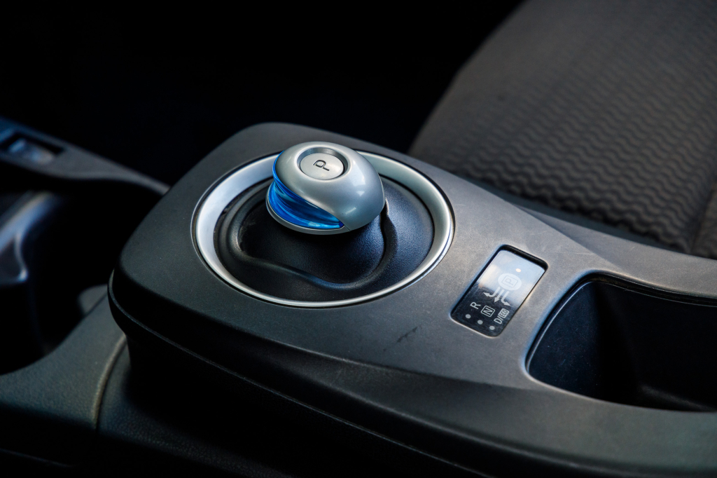 Nissan Leaf S 2013 фото 21