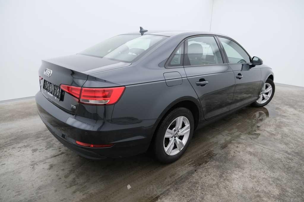Audi A4 2017 фото 2