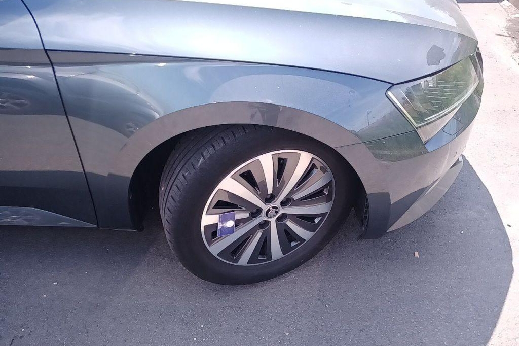 Skoda Superb Combi 2017 фото 19