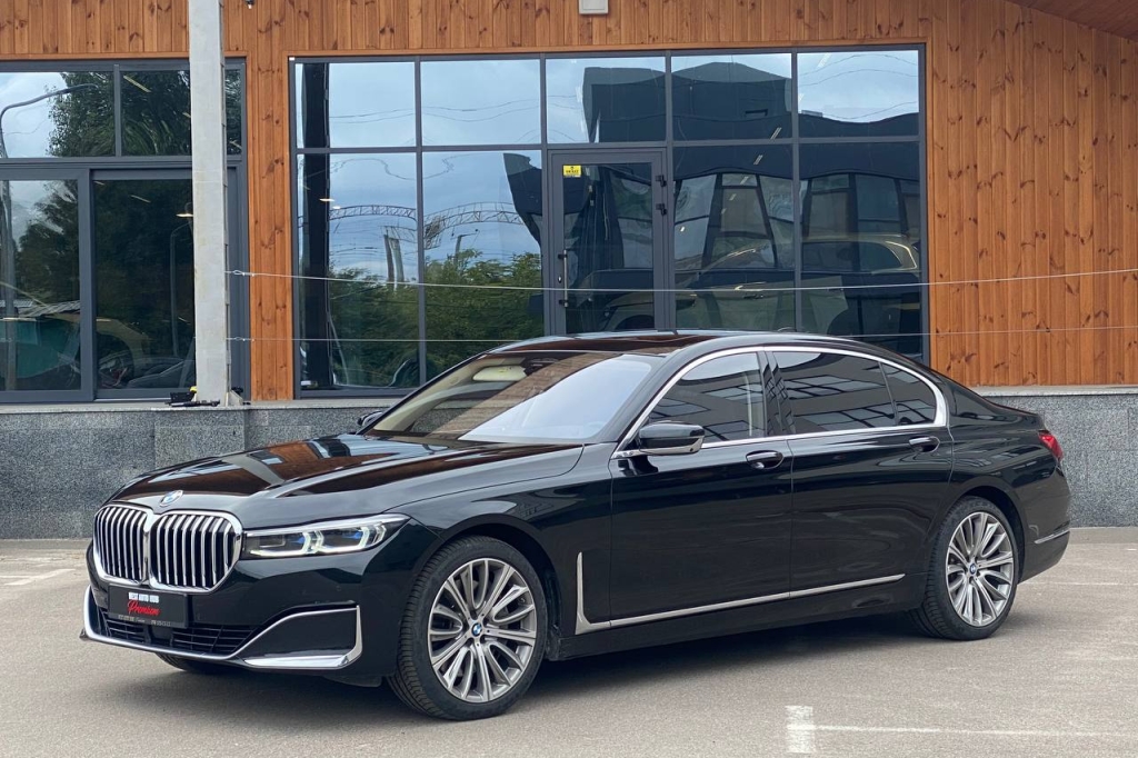 BMW 740 xDrive 2019 фото 2