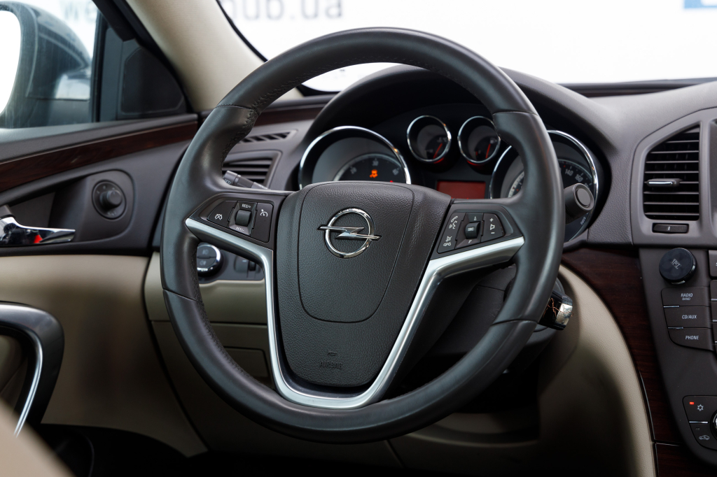 Opel Insignia фото 7
