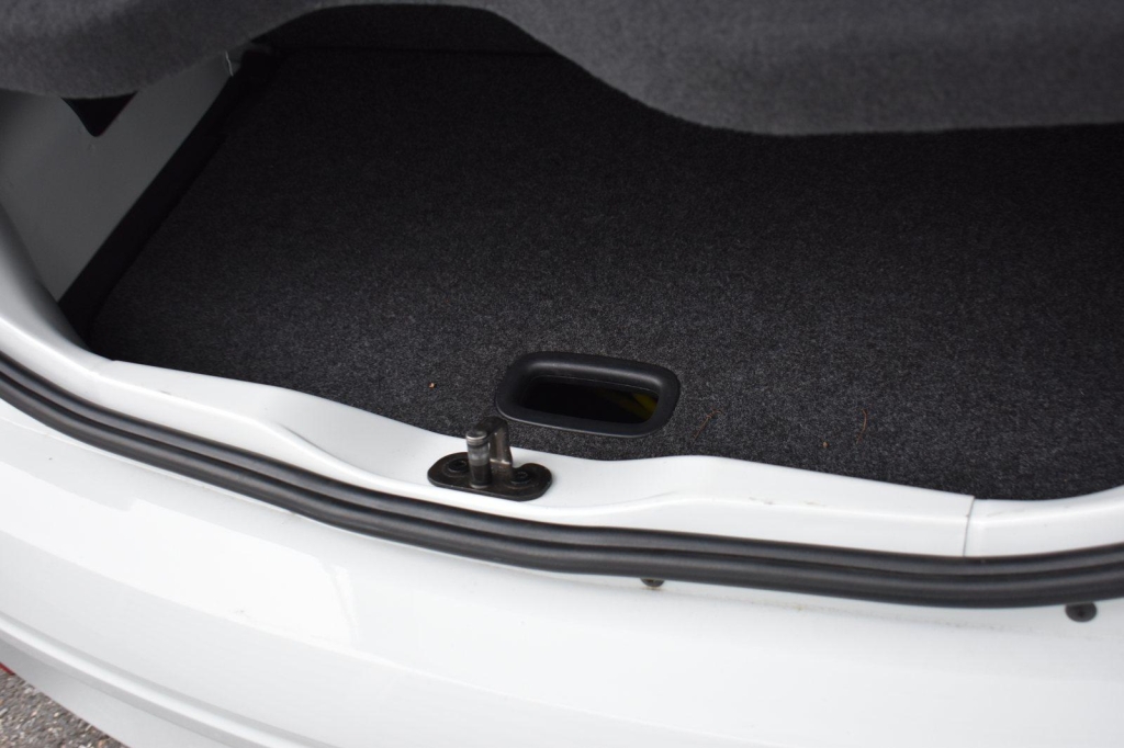 Volkswagen eUp! 2014 фото 14