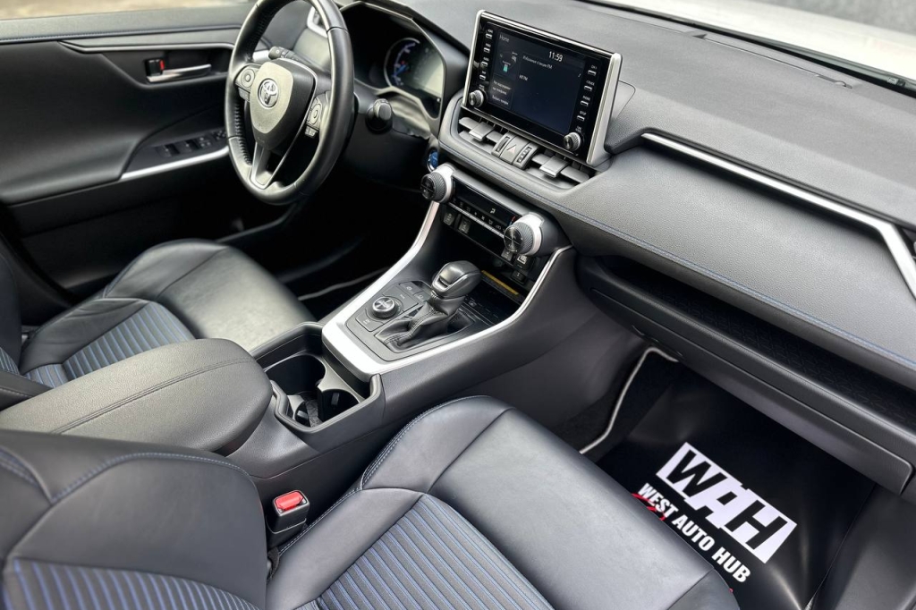 Toyota RAV4 EV Hybrid 2020 фото 12