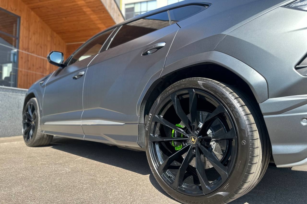 Lamborghini Urus 2019 фото Lamborghini Urus 2019 фото 9