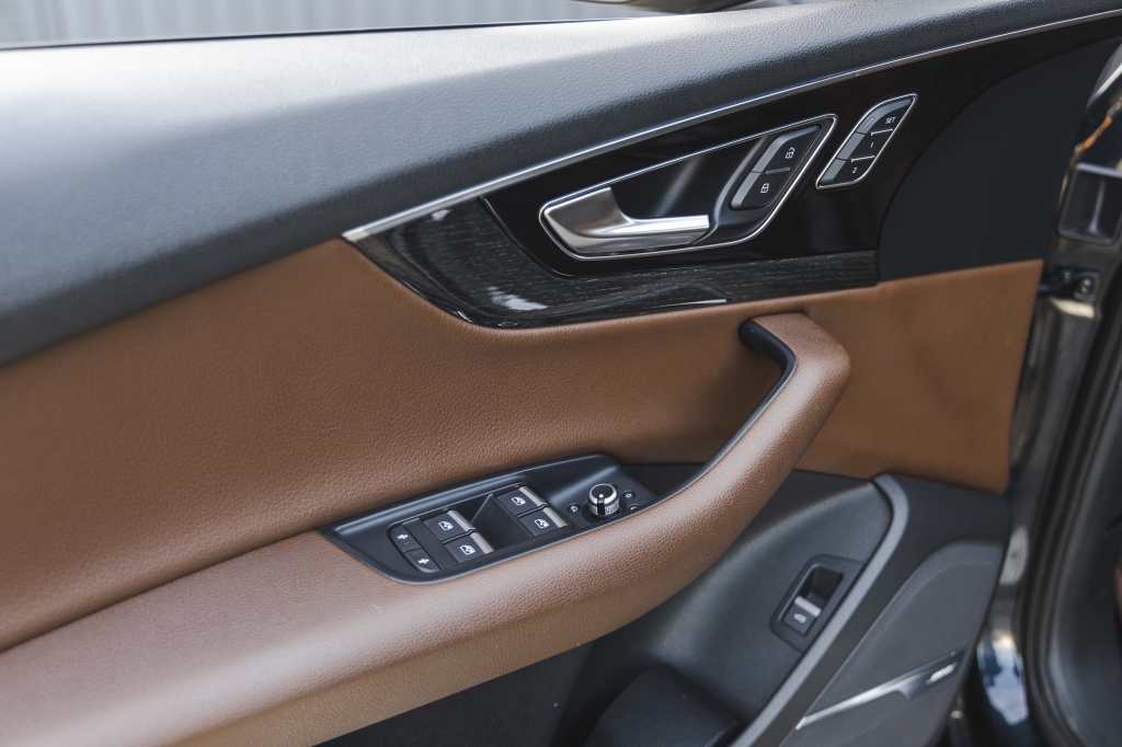 Audi Q7 2016 photo 16