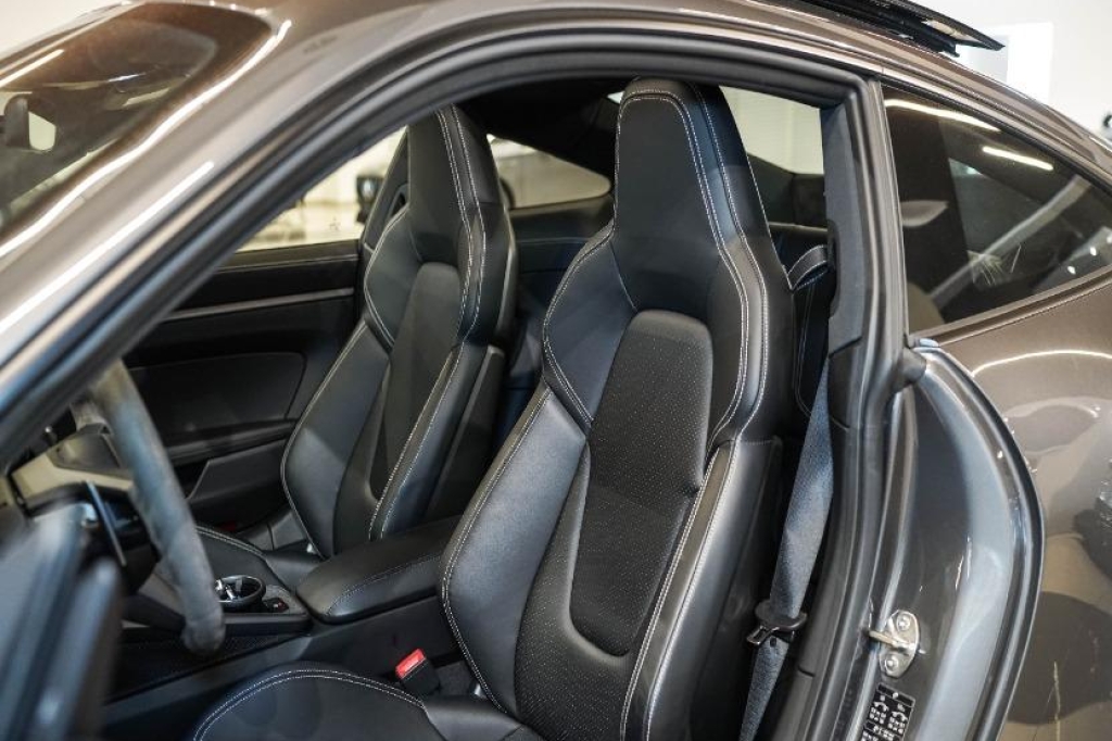 Porsche 992 2019 фото 6