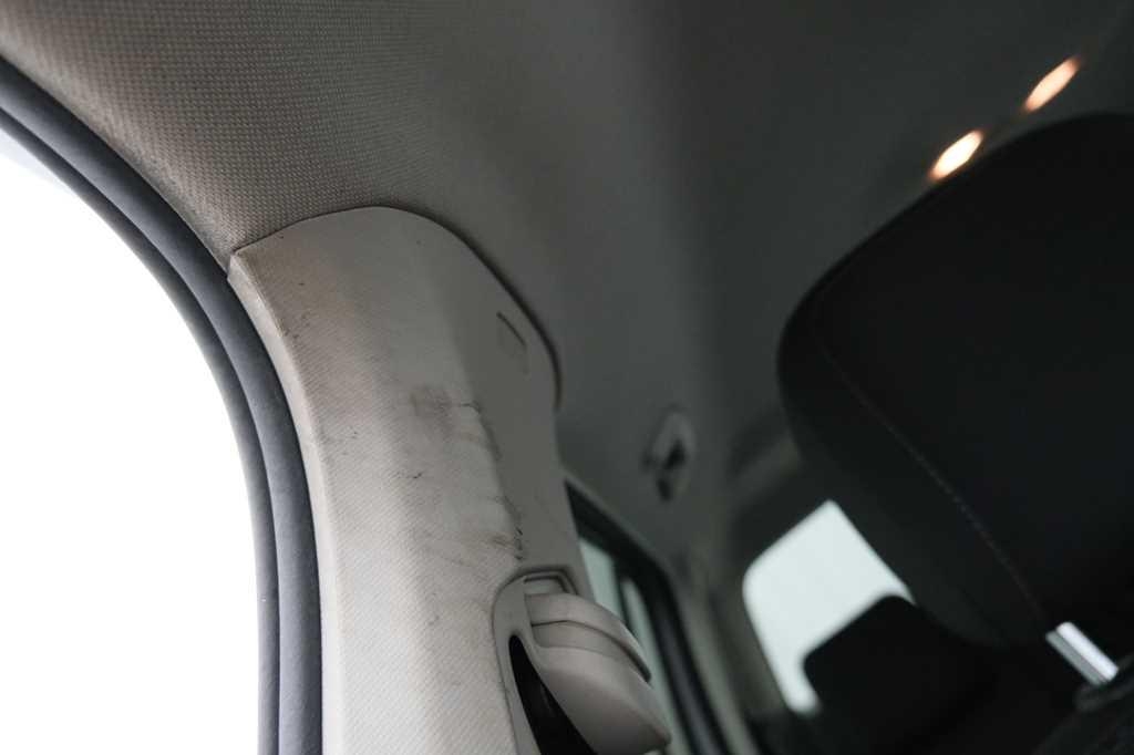 Volkswagen Touran 2018 photo 45