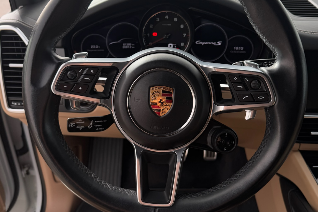 Porsche Cayenne 2019 фото Porsche Cayenne 2019 фото 7