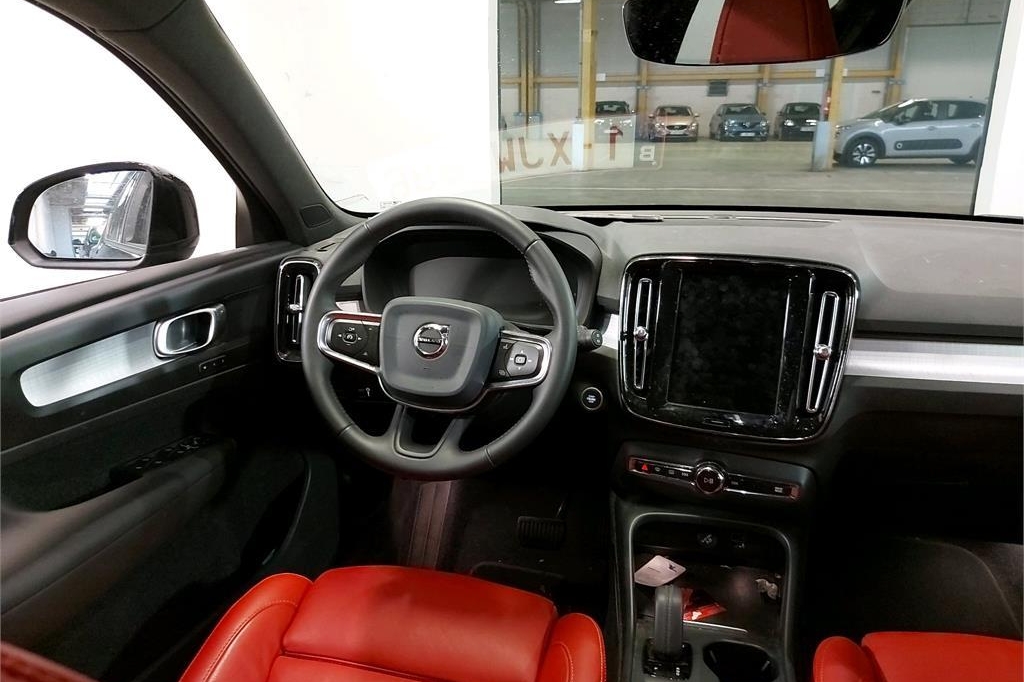 Volvo XC40 2020 фото 6