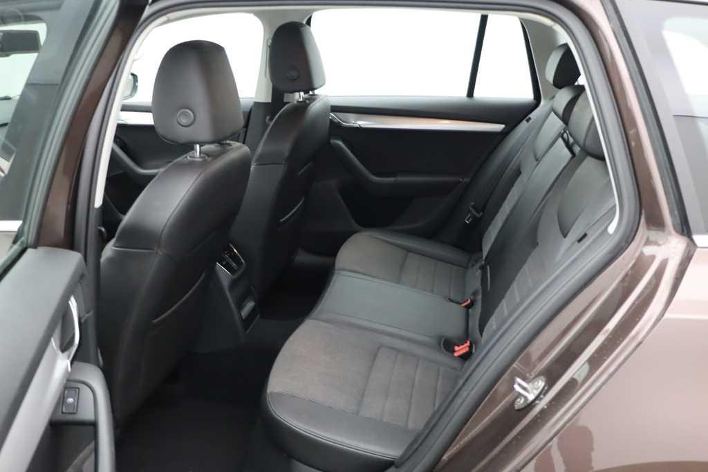 Skoda Octavia Combi 2016 фото 5